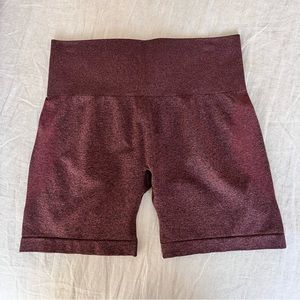 CONTOUR SEAMLESS WORKOUT SHORTS